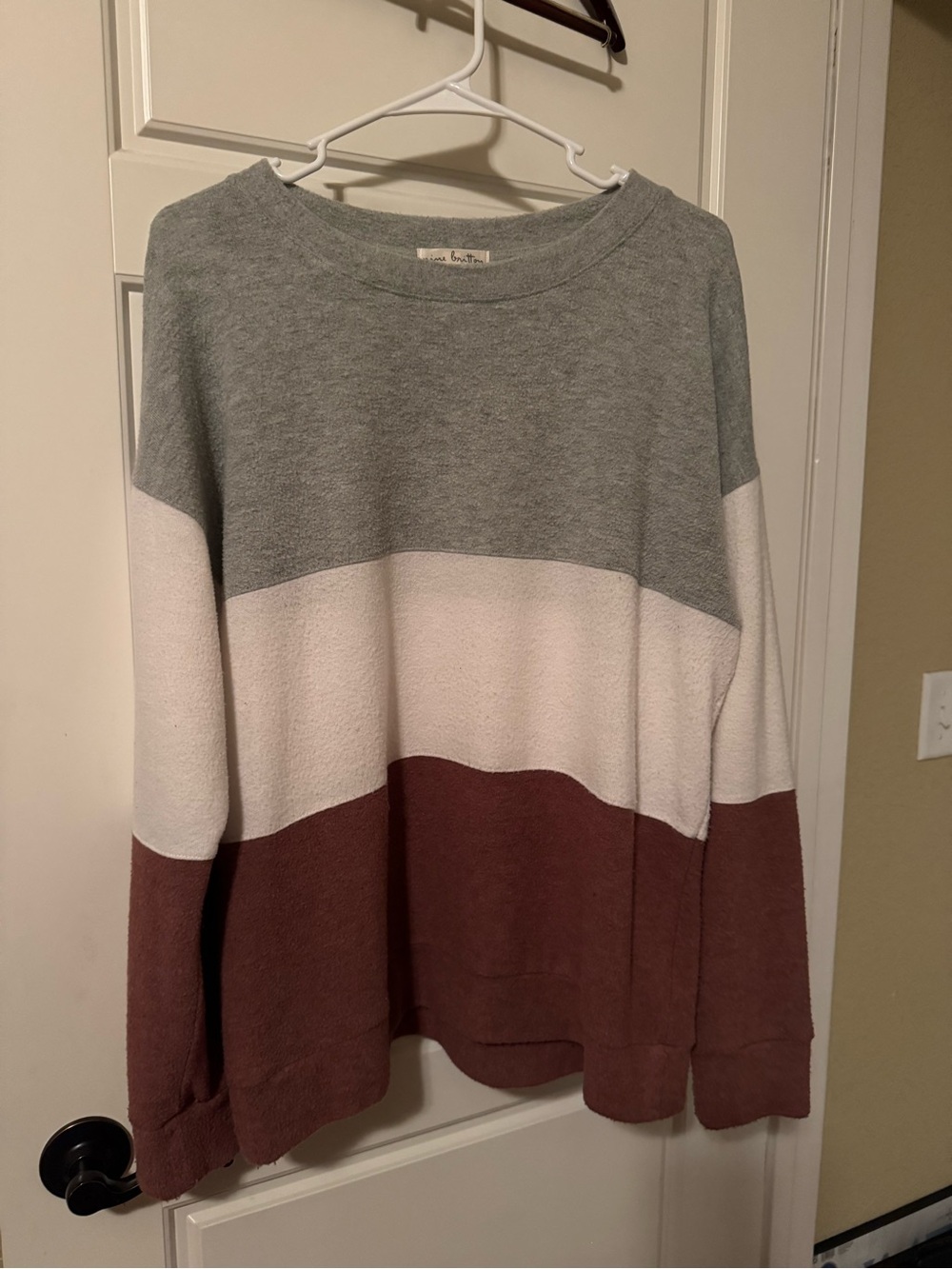 nine britton Gray, White & Dusty Rose Colorblock Crewneck Sweater
